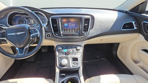 2017 Chrysler 200 Limited