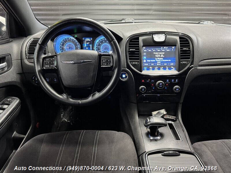 2012 Chrysler 300 S V6