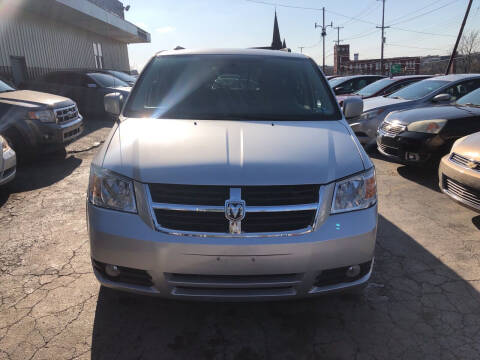 2010 Dodge Grand Caravan for sale at Six Brothers Mega Lot in Youngstown OH