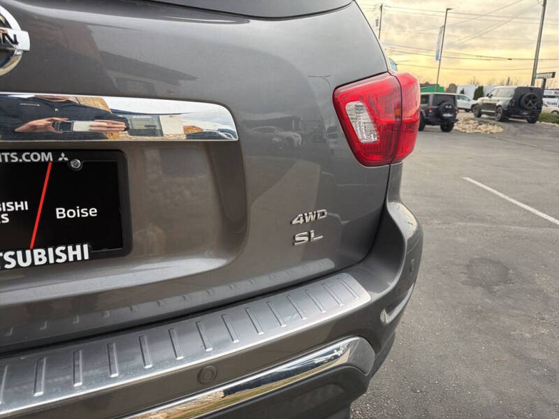 2017 Nissan Pathfinder SL