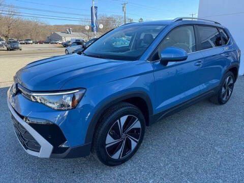 2025 Volkswagen Taos SE 4Motion