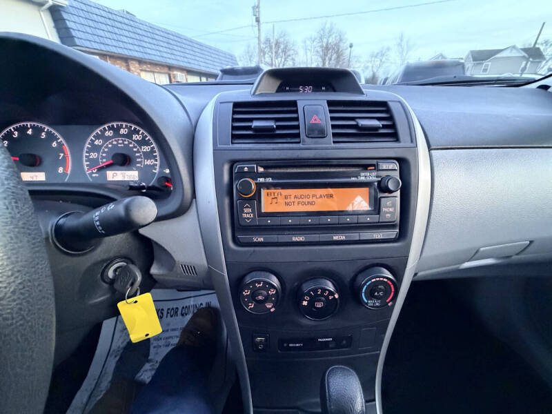 2013 Toyota Corolla LE