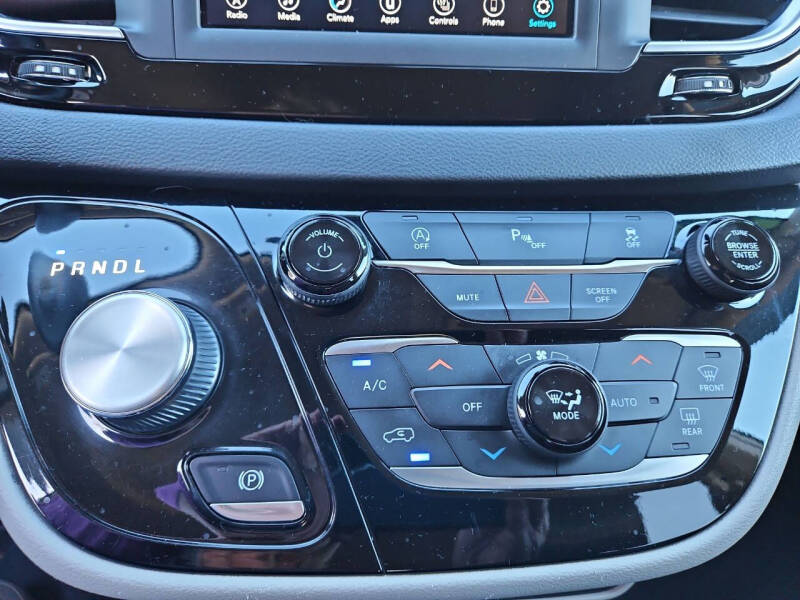 2020 Chrysler Pacifica Touring L