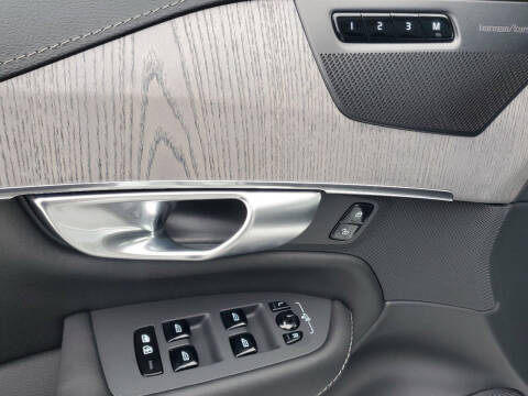 2024 Volvo XC90 B6 Ultimate Bright Theme 7P