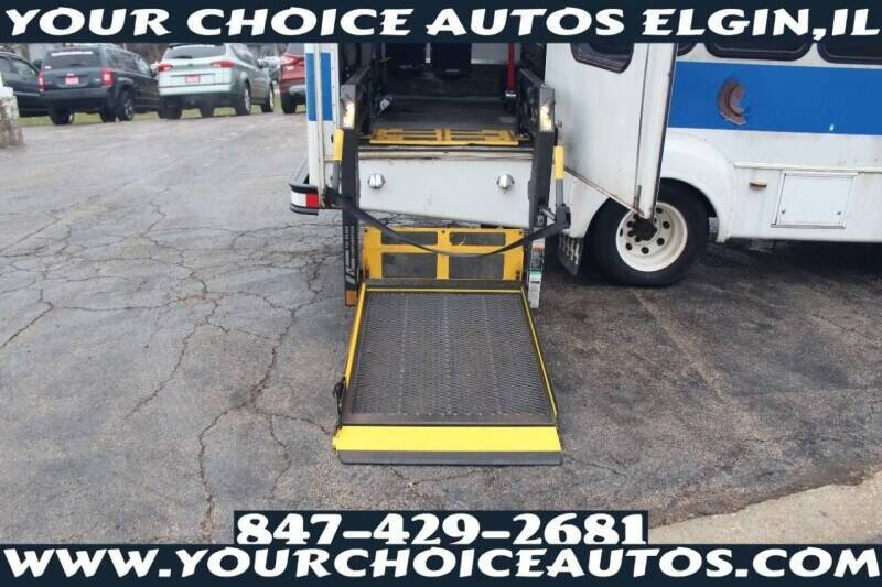 2006 Ford E-Series HANDICAP WHEELCHAIR BUS's photo