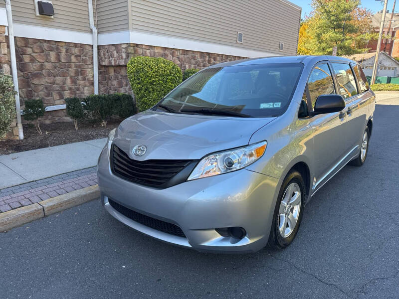 2017 Toyota Sienna L's photo
