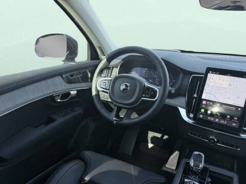 2025 Volvo XC90 T8 Ultra Bright Theme 6P