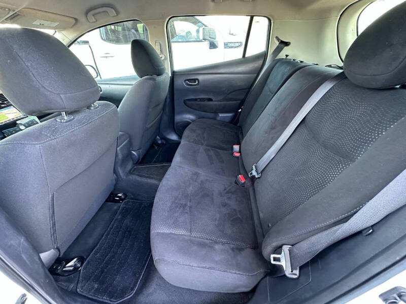 2016 Nissan LEAF SV