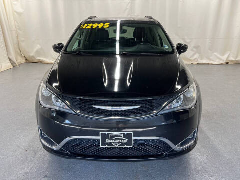 2017 Chrysler Pacifica Touring-L