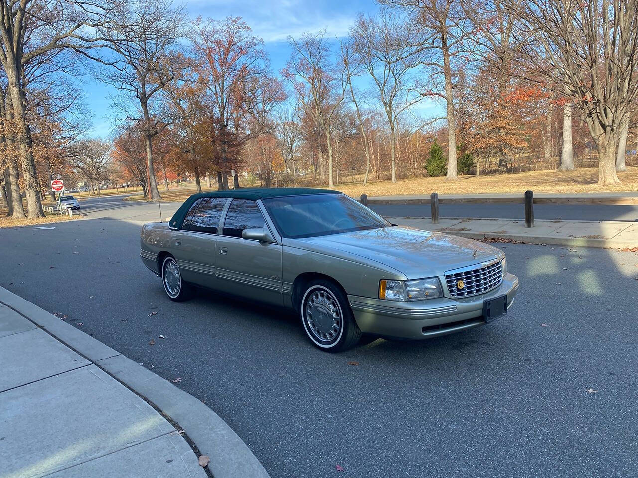 1997 Cadillac DeVille for sale at Vintage Motors USA in Roselle, NJ