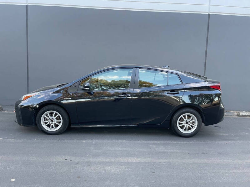 2022 Toyota Prius LE