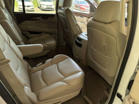 2017 Cadillac Escalade Standard