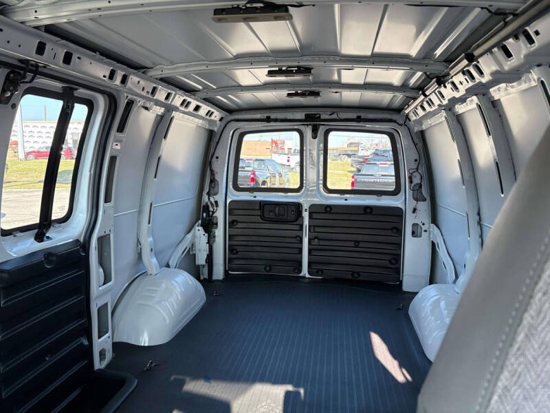 2025 Chevrolet Express 2500