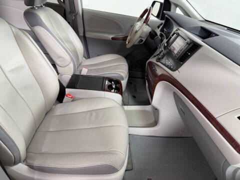2014 Toyota Sienna
