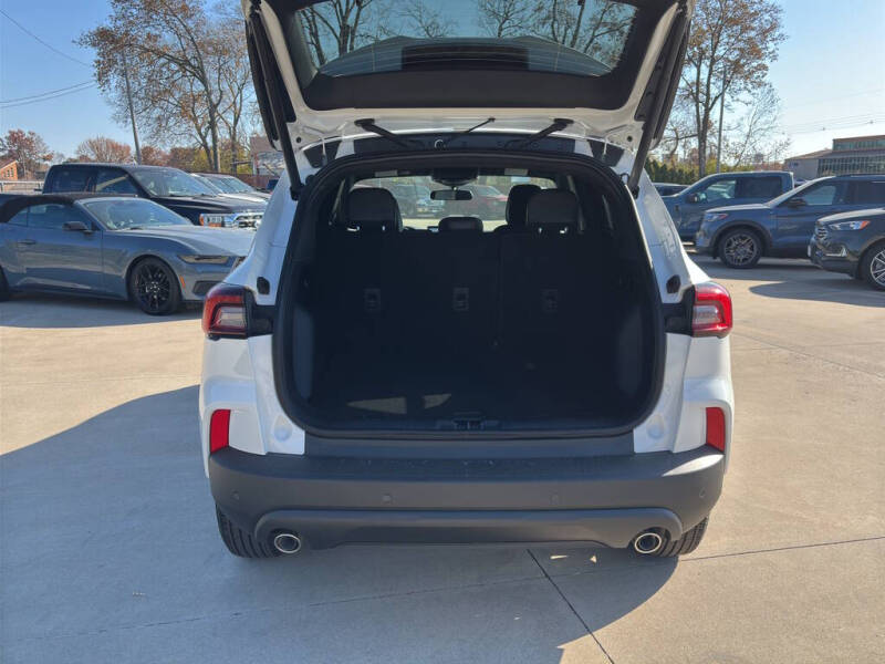 2026 Ford Escape Hybrid ST-Line Select