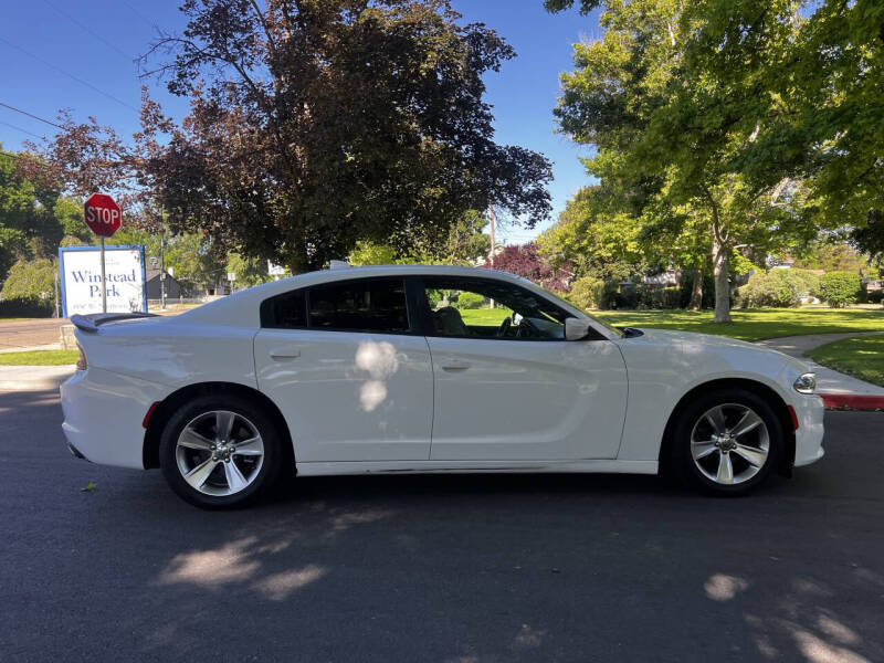 2017 Dodge Charger SXT