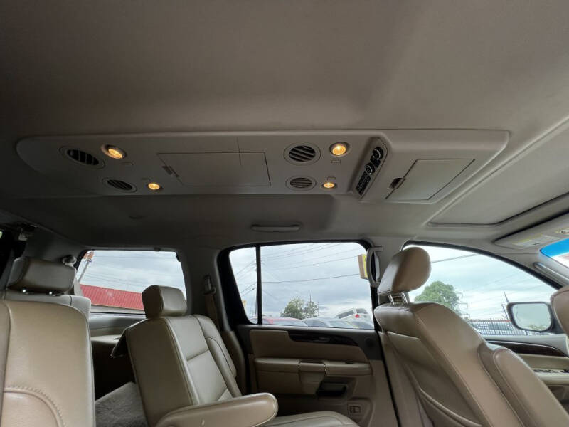 2011 Nissan Armada SV