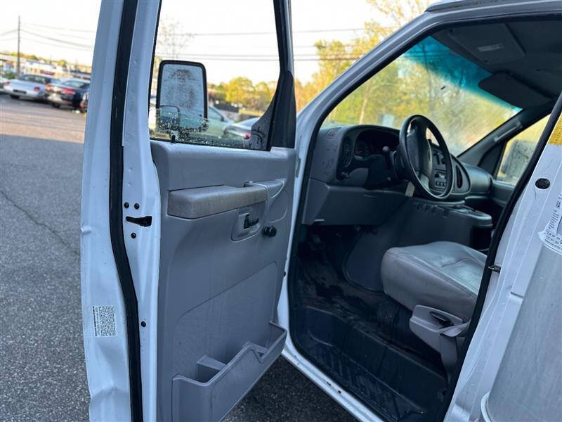 2002 Ford E-Series E-350 SD