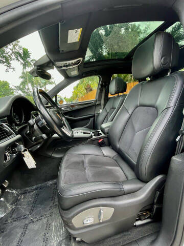 2017 Porsche Macan