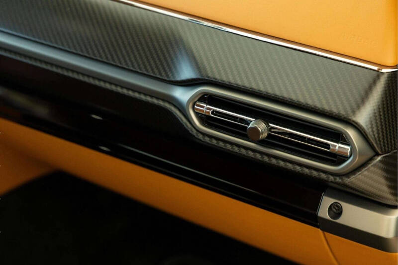 2025 Aston Martin Vantage