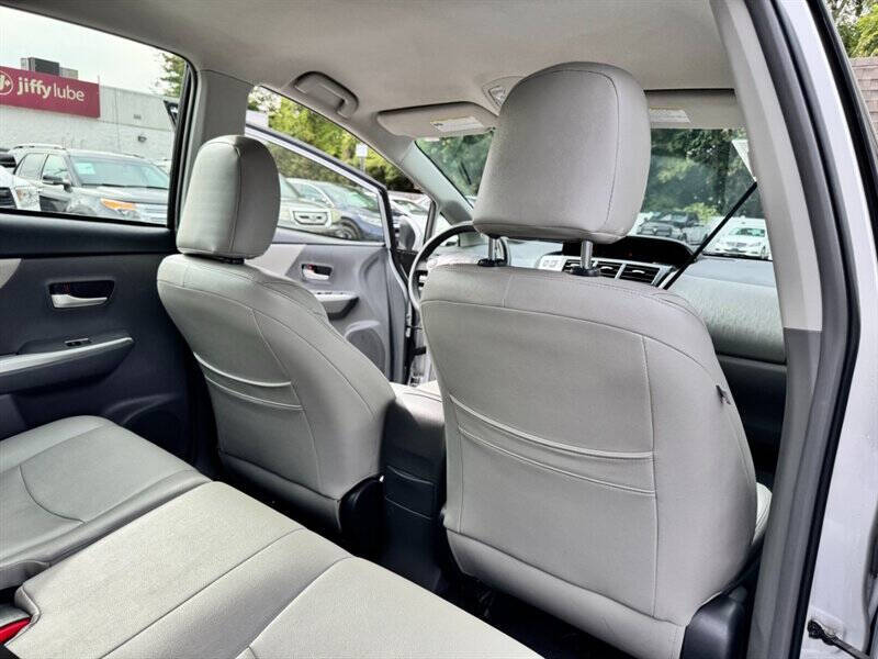 2014 Toyota Prius v Two