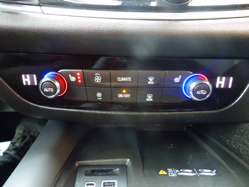 2022 Buick Enclave Essence