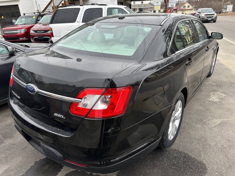 2011 Ford Taurus SEL