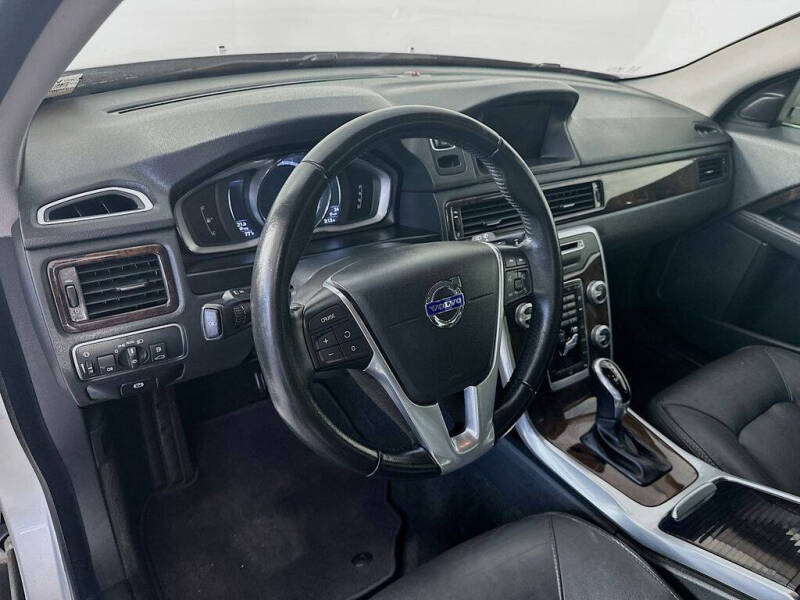 2016 Volvo XC70 T5 Drive-E Premier