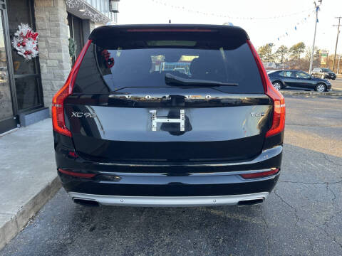 2018 Volvo XC90 T6 Momentum