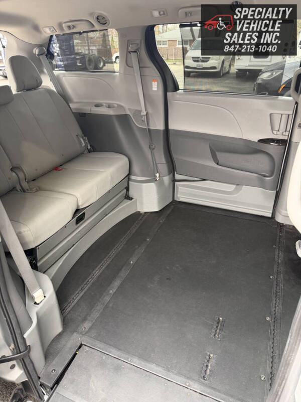 2017 Toyota Sienna XLE 8-Passenger