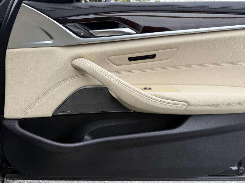 2018 BMW 5 Series 540i