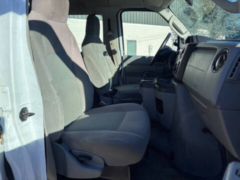 2012 Ford E-Series E-350 SD XLT