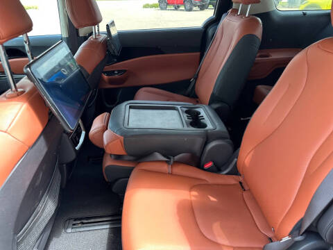 2024 Kia Carnival SX