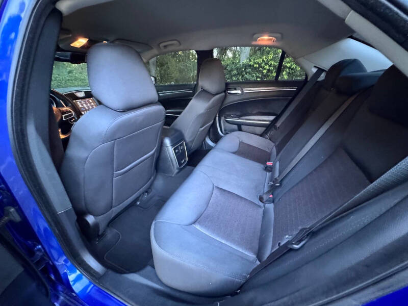 2020 Chrysler 300 Touring L