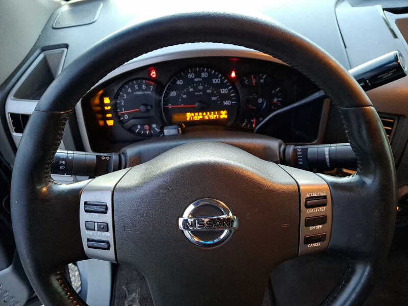 2004 Nissan Titan SE