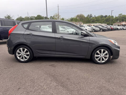 2013 Hyundai Accent SE