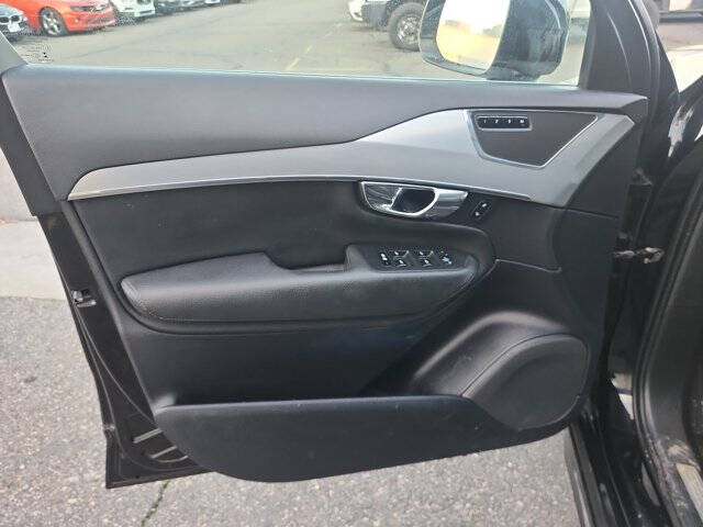 2016 Volvo XC90 T5 Momentum