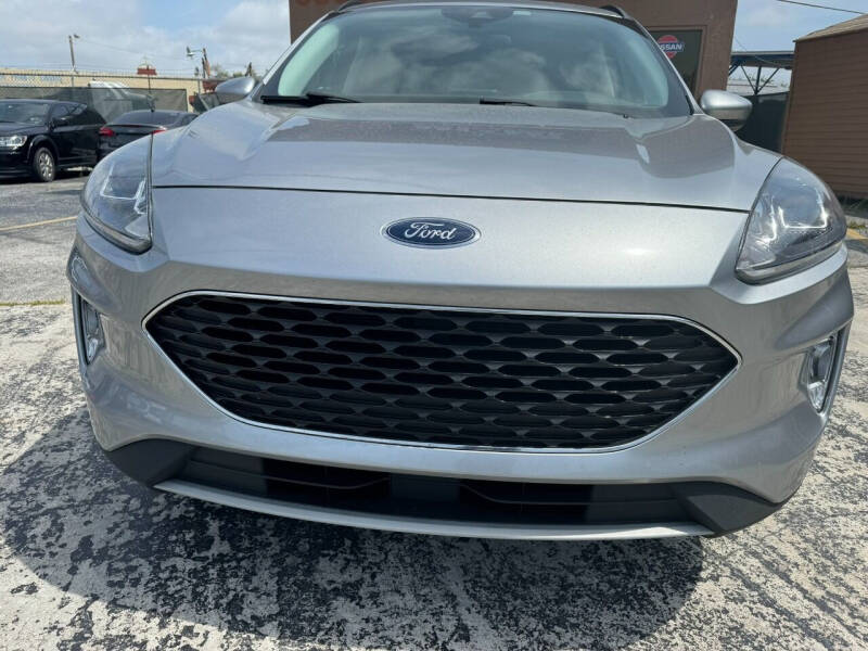 2021 Ford Escape SEL photo 2