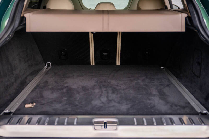 2021 Aston Martin DBX