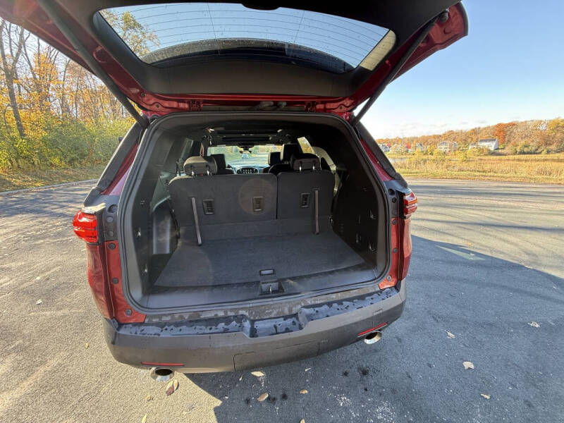 2023 Chevrolet Traverse LT Leather