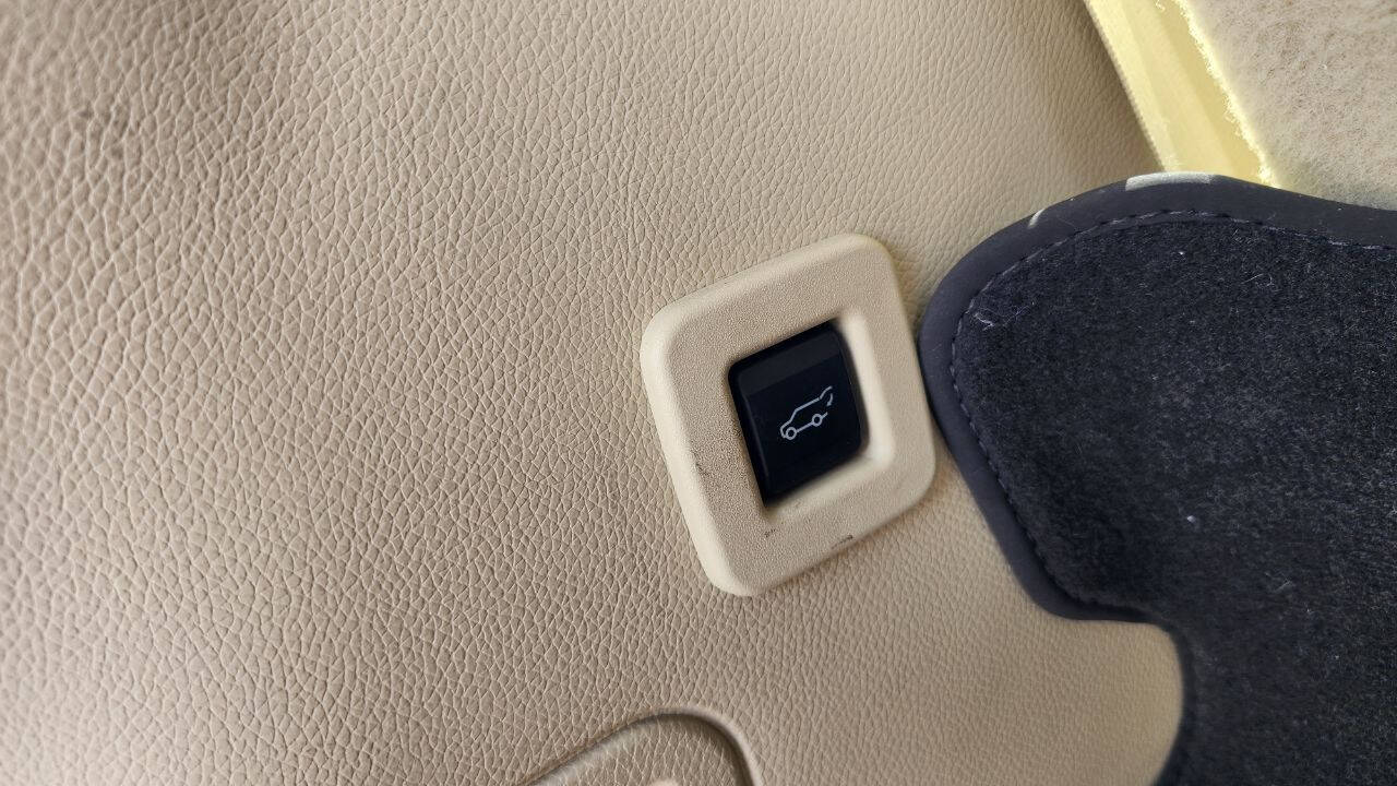 2015 Lincoln Navigator  - $20,900