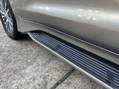 2019 Lexus LX 570 Three-Row