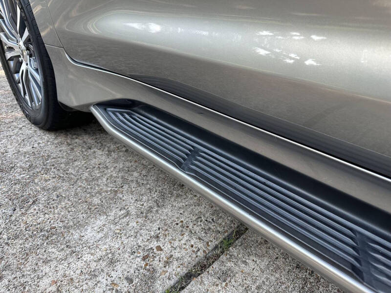 2019 Lexus LX 570 Three-Row