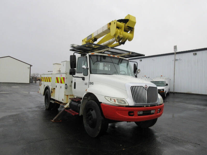 2004 International DuraStar 4300 for sale in London, OH