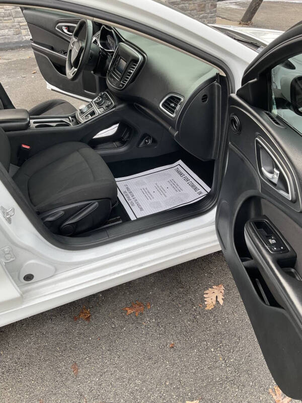 2015 Chrysler 200 Limited