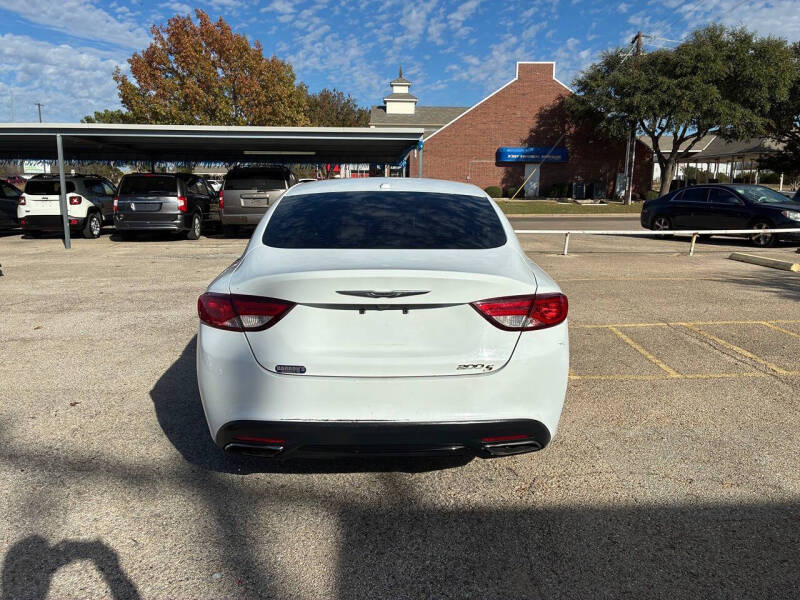 2016 Chrysler 200 S