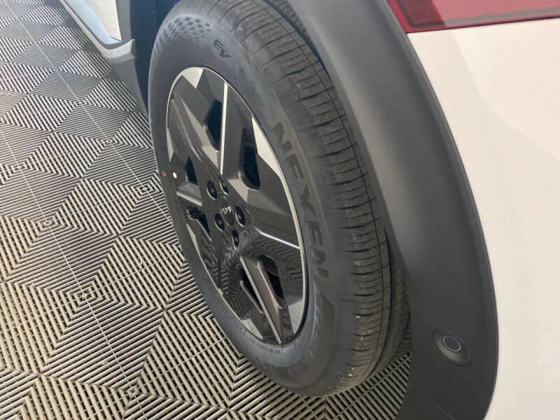 2025 Kia EV6 Light Long Range