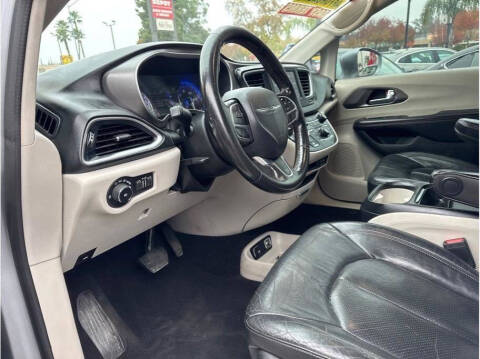 2020 Chrysler Pacifica Touring L