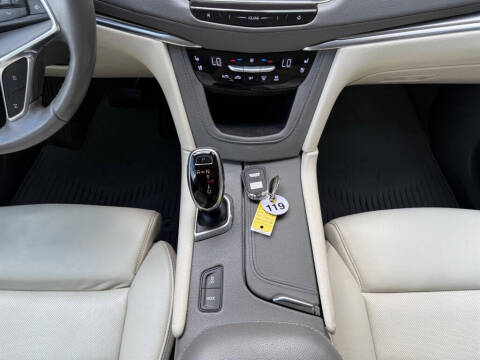 2017 Cadillac XT5 Premium Luxury