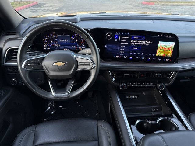 2025 Chevrolet Suburban LT